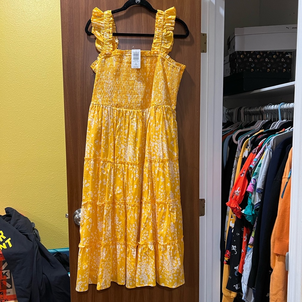 Torrid Yellow and White floral ruffle sundress, size 2, NWT!